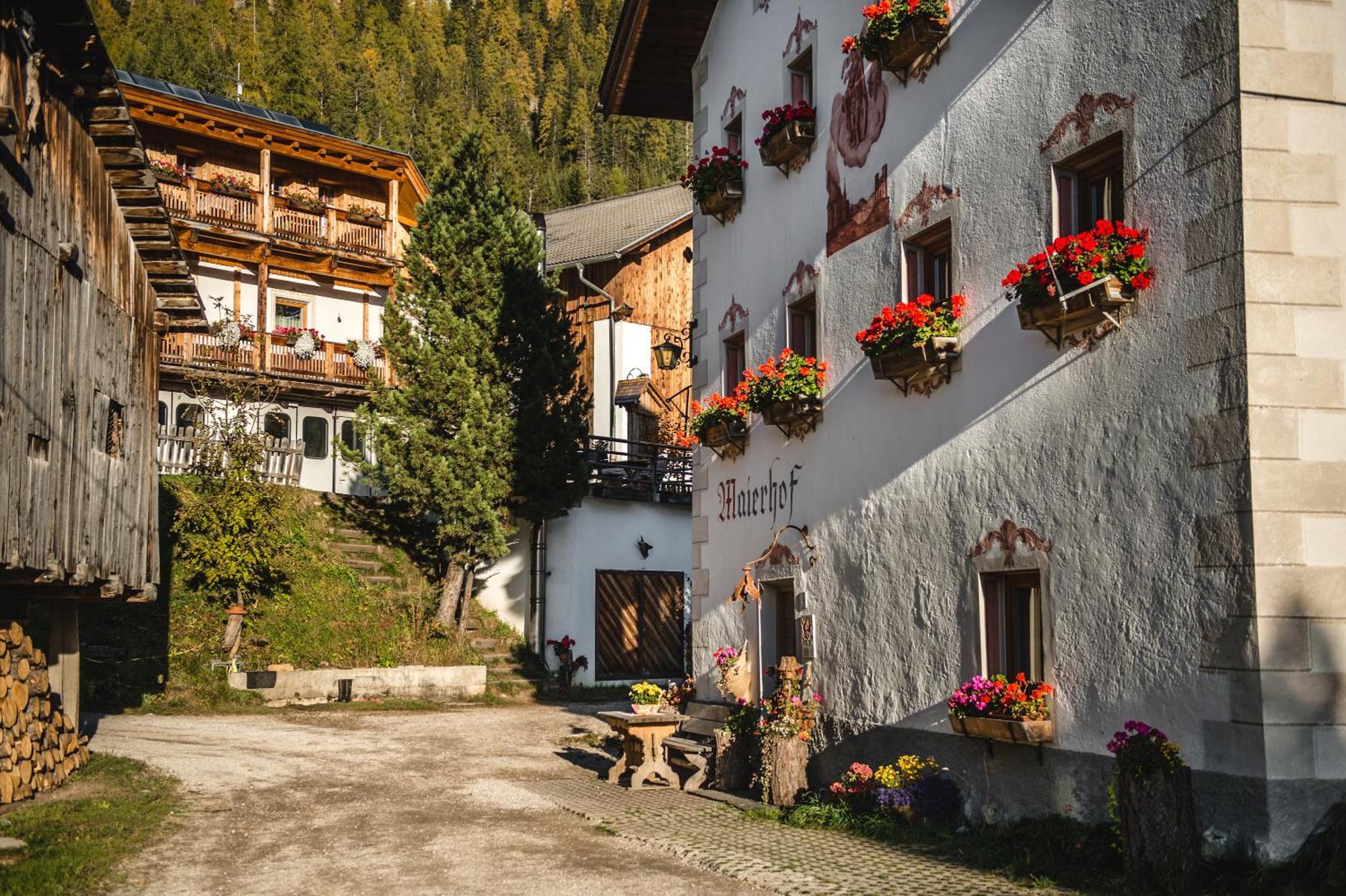 Maierhof Villa Ла Вале Екстериор снимка