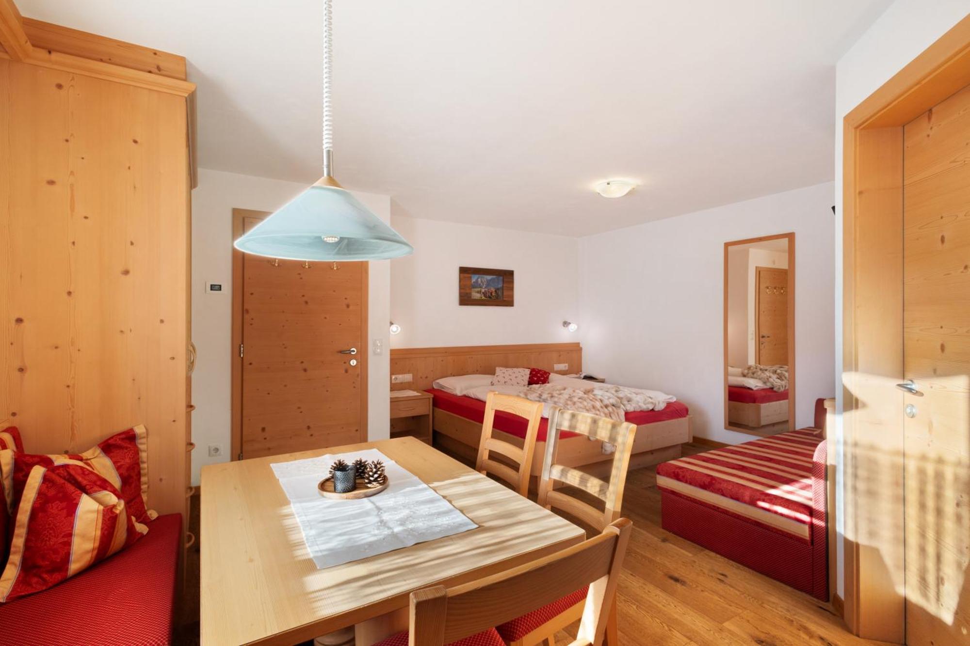 Maierhof Villa Ла Вале Екстериор снимка